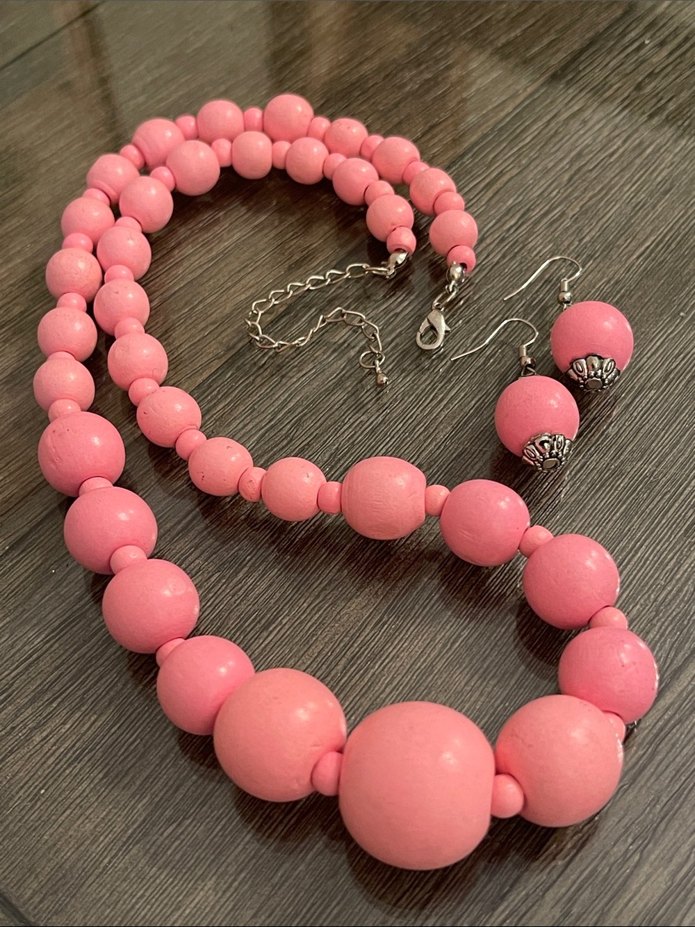 Vintage Graduated Pink Wooded Beaded Necklace & Earrings